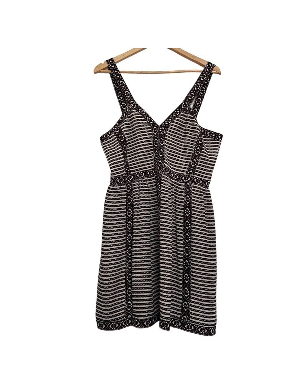 Beige black BCBGMAXAZARIA Dress mini summer Melania V neck sleeveless pleated 12